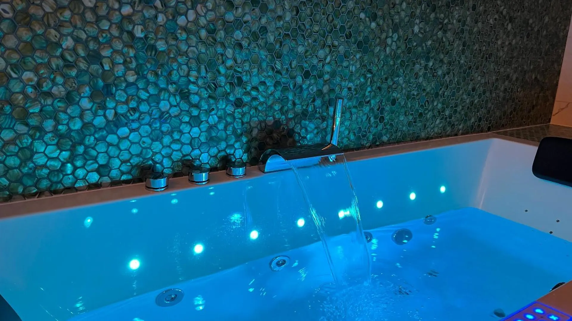 Lyon Premium - Luxezen Spa 维勒班 0*,  法国